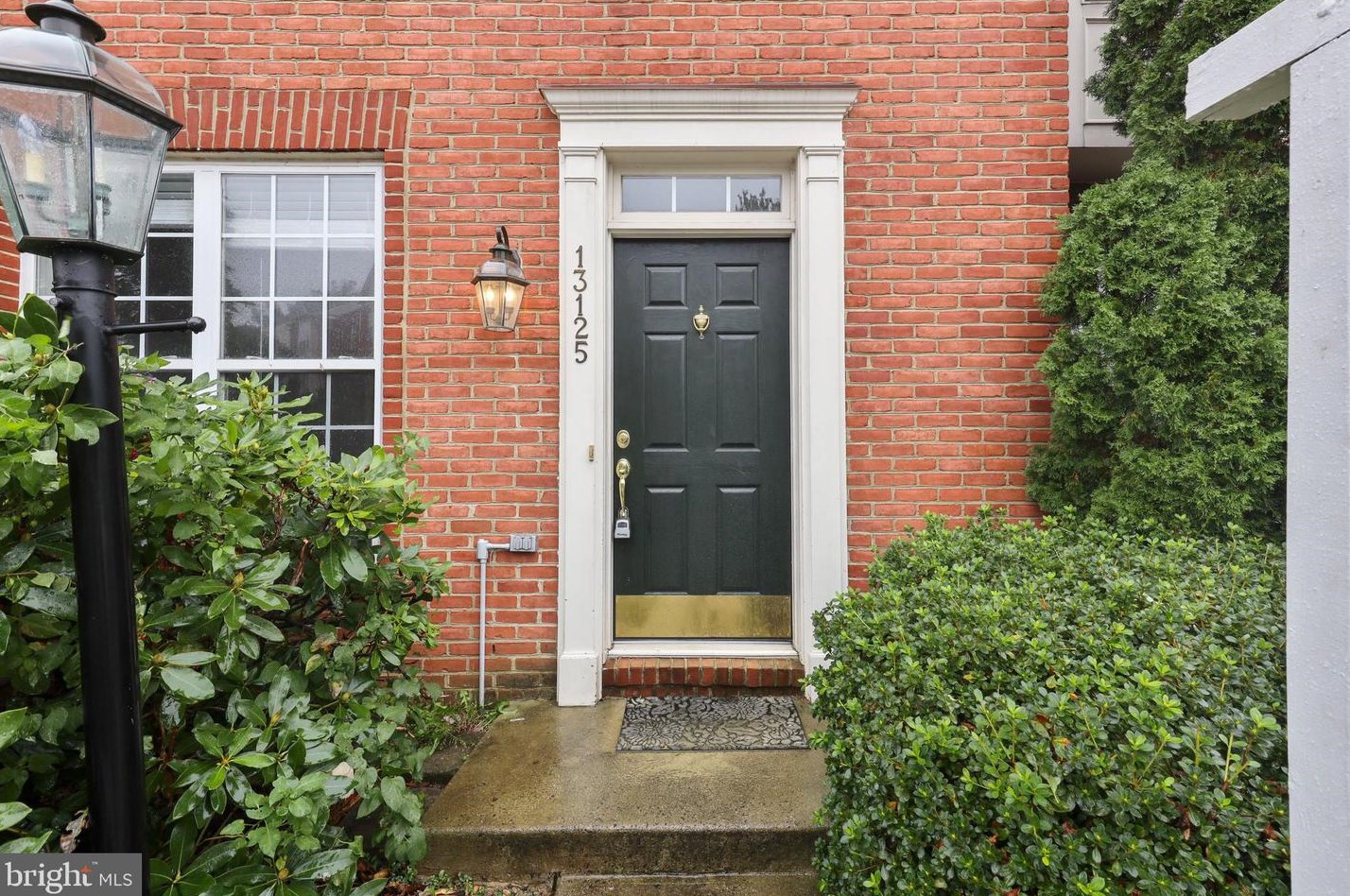 13125 Park Crescent Cir, Herndon, VA 20171