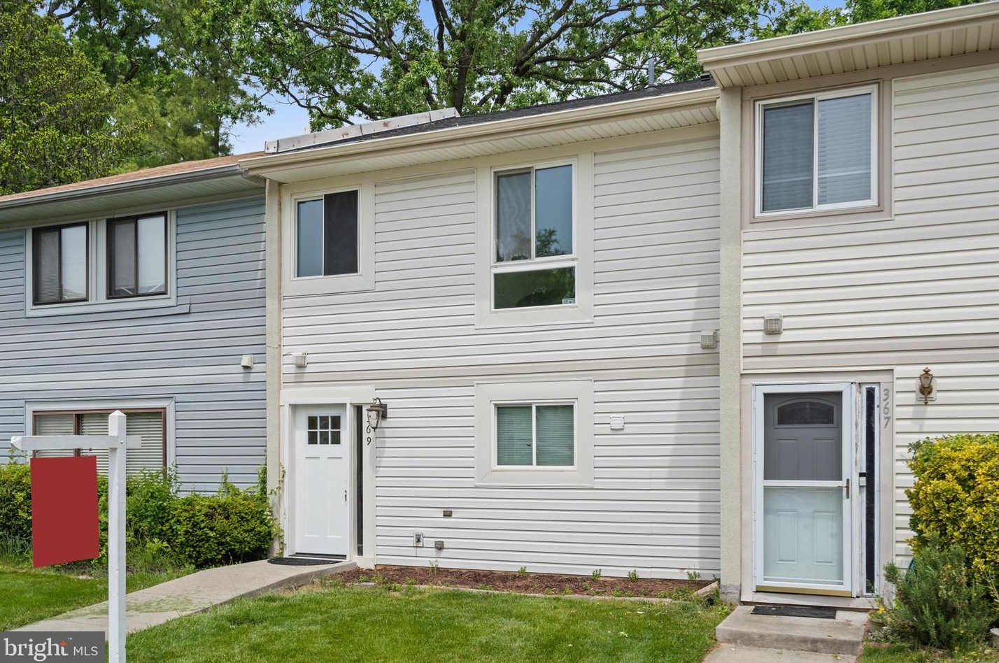369 Reneau Way, Herndon, VA 20170