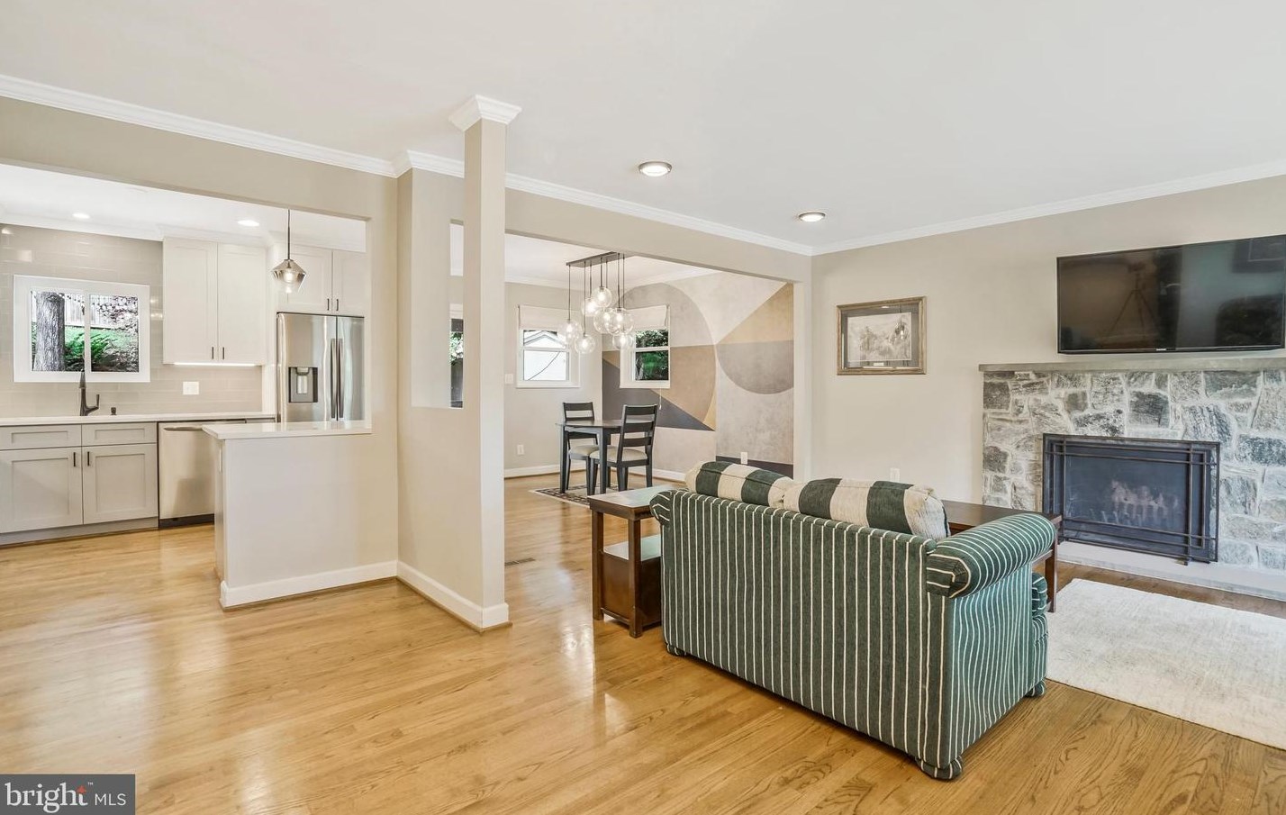 6246 Diamond Dr, Falls Church, VA 22044