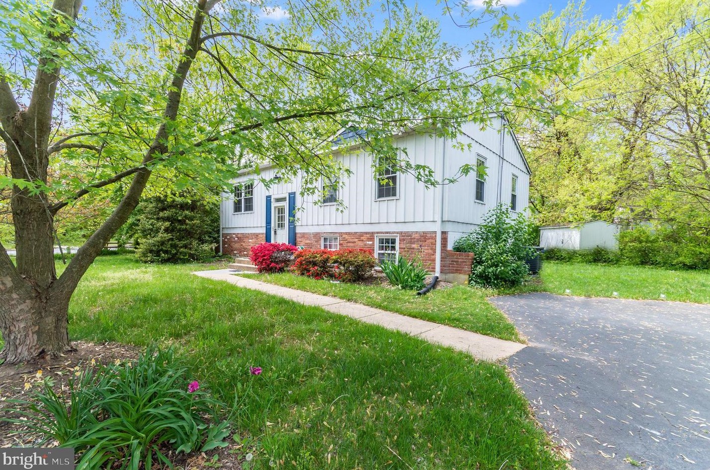 649 Alabama Dr, Herndon, VA 20170