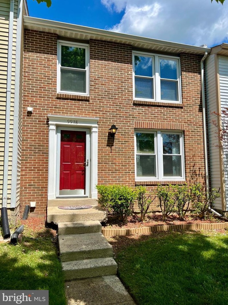 9918 Oakdale Woods Ct, Vienna, VA 22181
