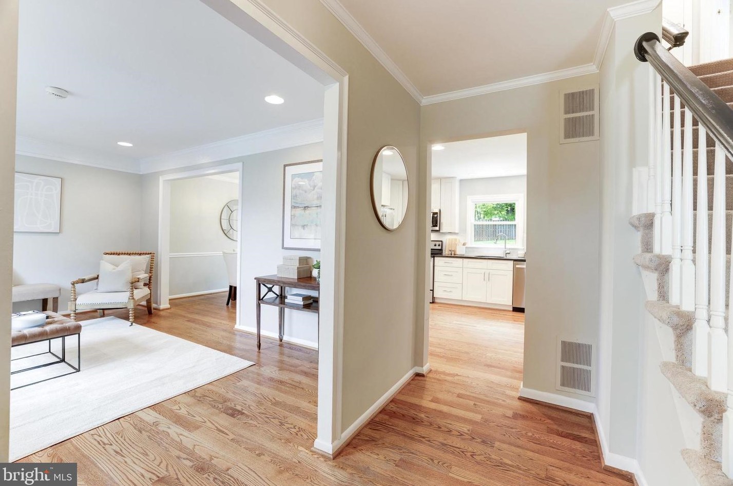 1926 Labrador Ln, Vienna, VA 22182-3322