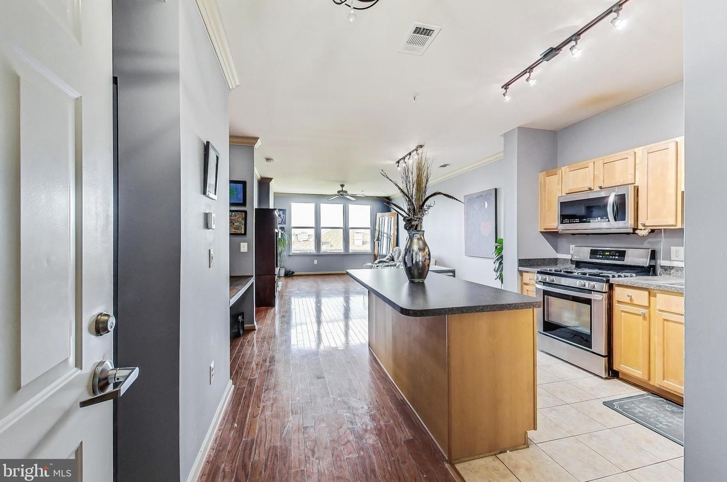 12000 Market St #361, Herndon, VA 20190
