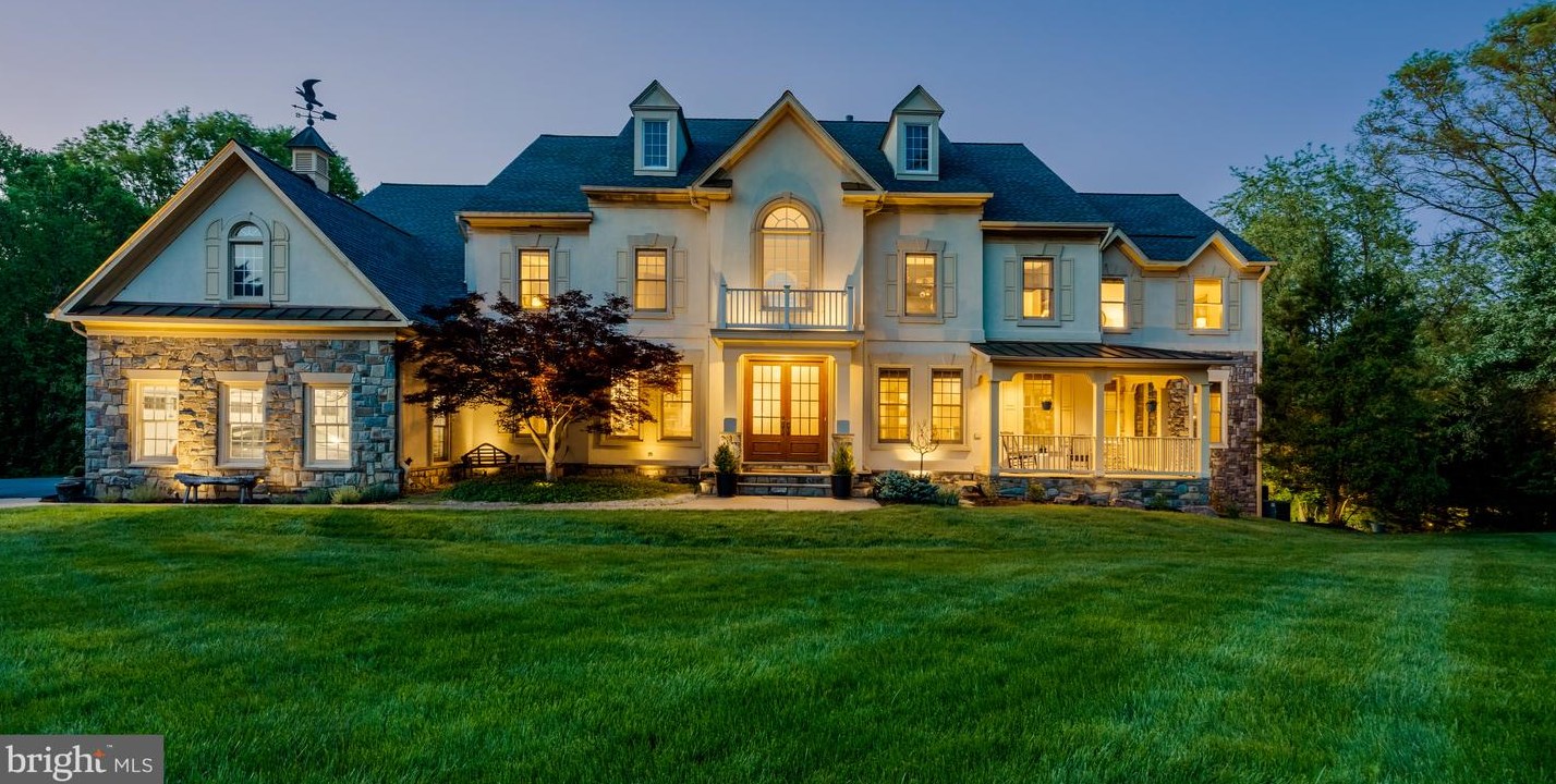 10402 Van Patten Ln, Great Falls, VA 22066-1857