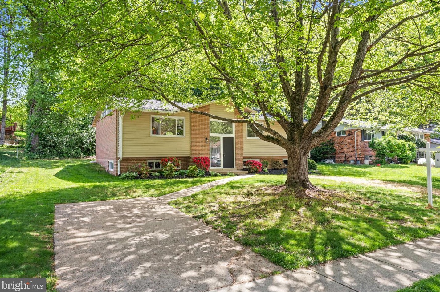 5203 Gainsborough Dr, Fairfax, VA 22032-2740