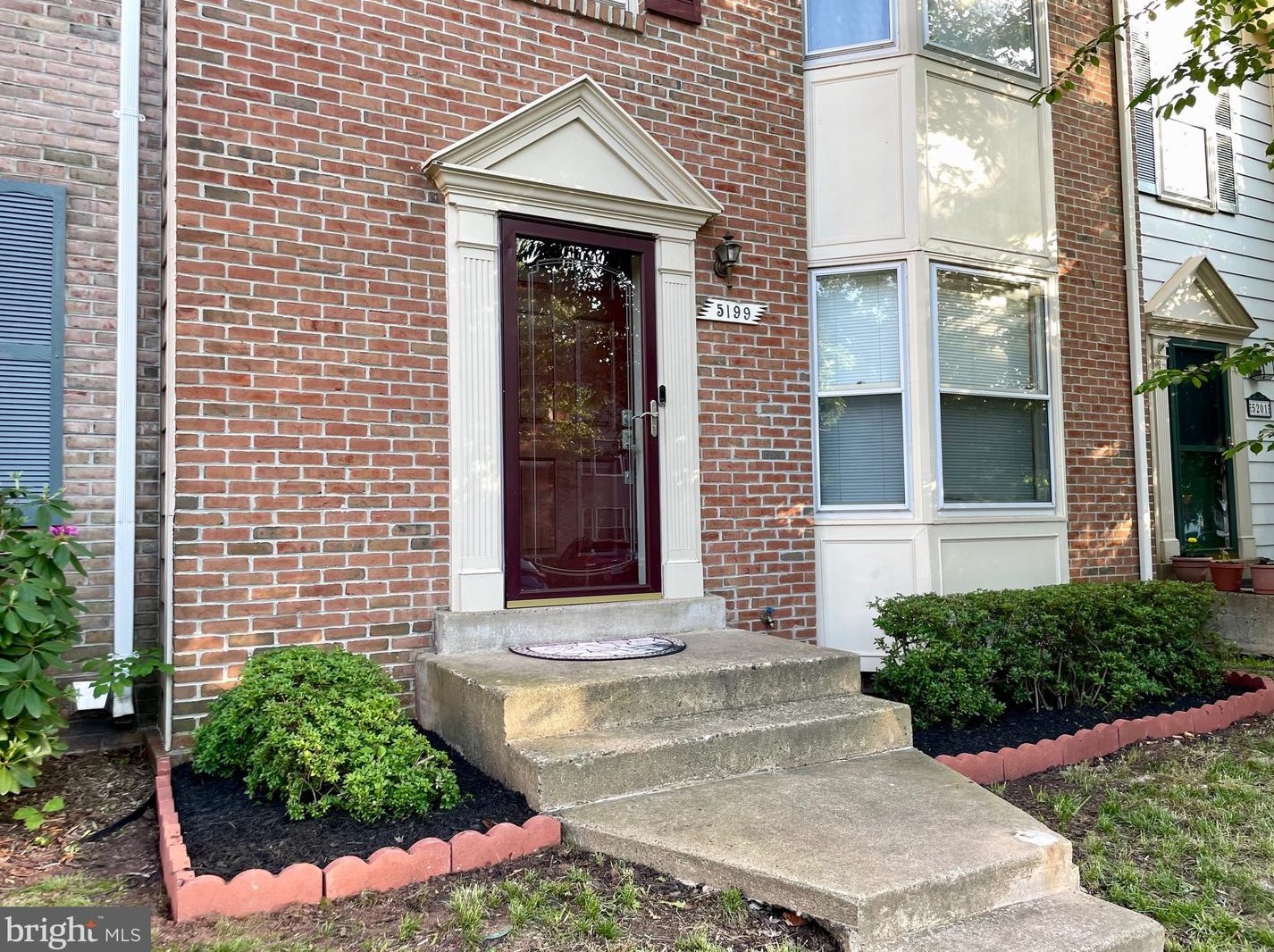5199 Glen Meadow Dr, Centreville, VA 20120-1396