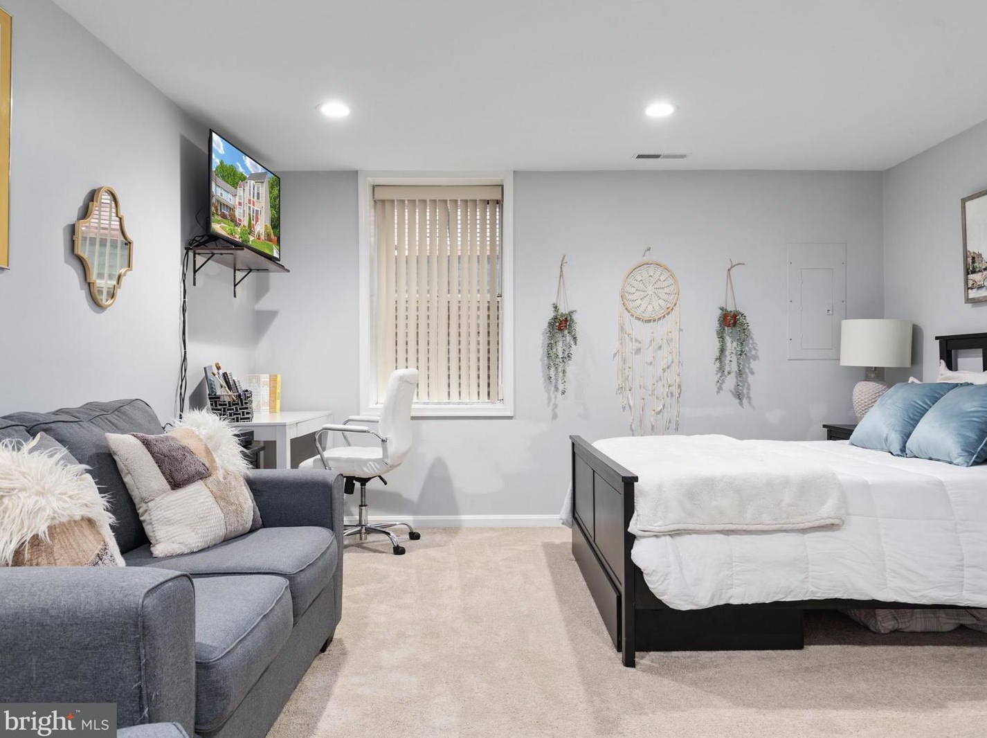 5850 Wescott Hills Way, Alexandria VA  22315-5623 exterior