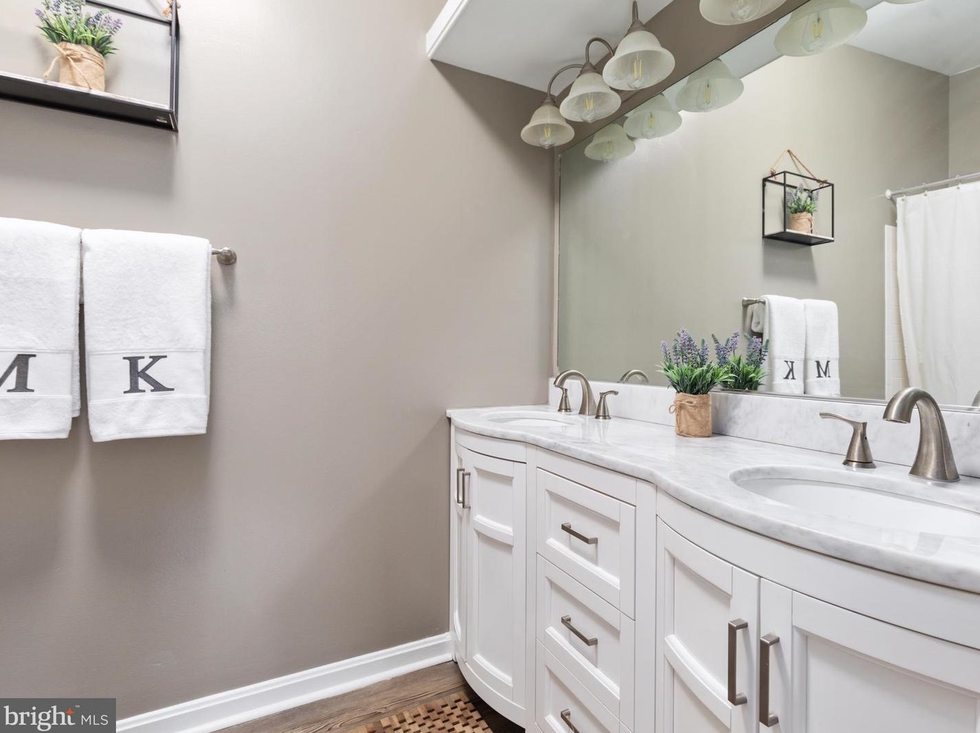 5850 Wescott Hills Way, Alexandria VA  22315-5623 exterior