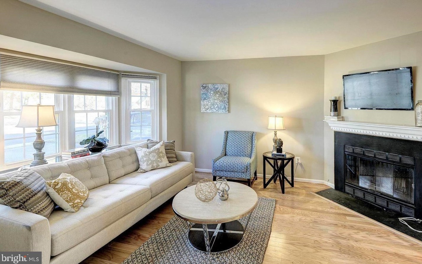 7587 Chrisland Cv, Falls Church, VA 22042