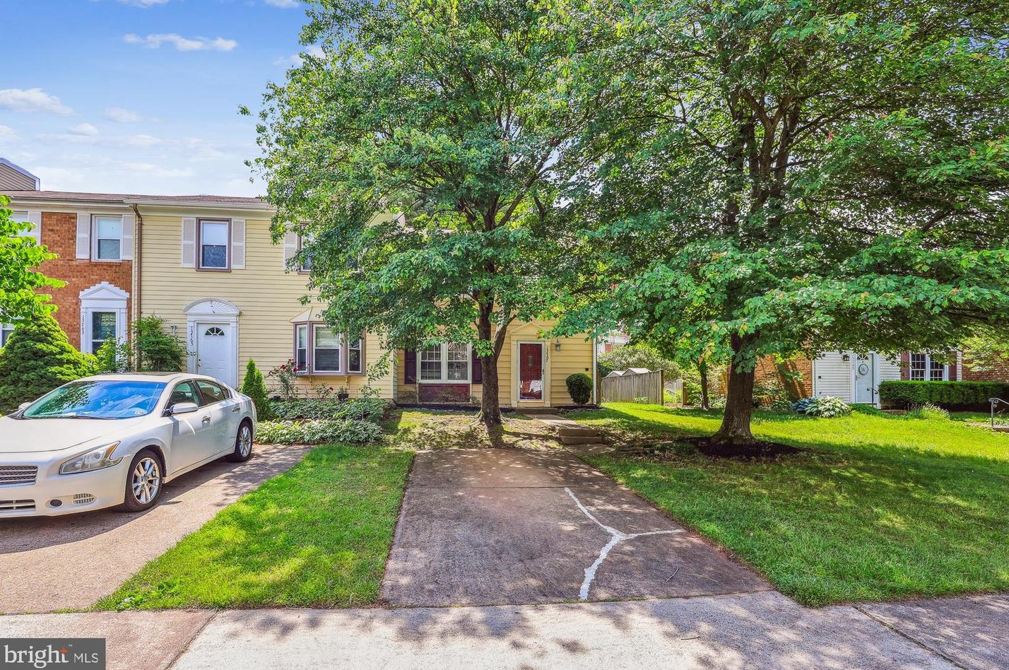 13767 Penwith Ct, Fairfax, VA 20151