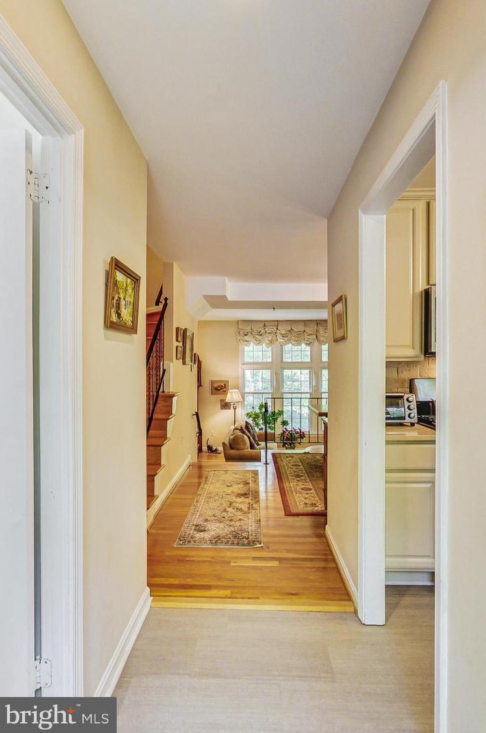 1537 Chatham Colony Ct, Herndon, VA 20190