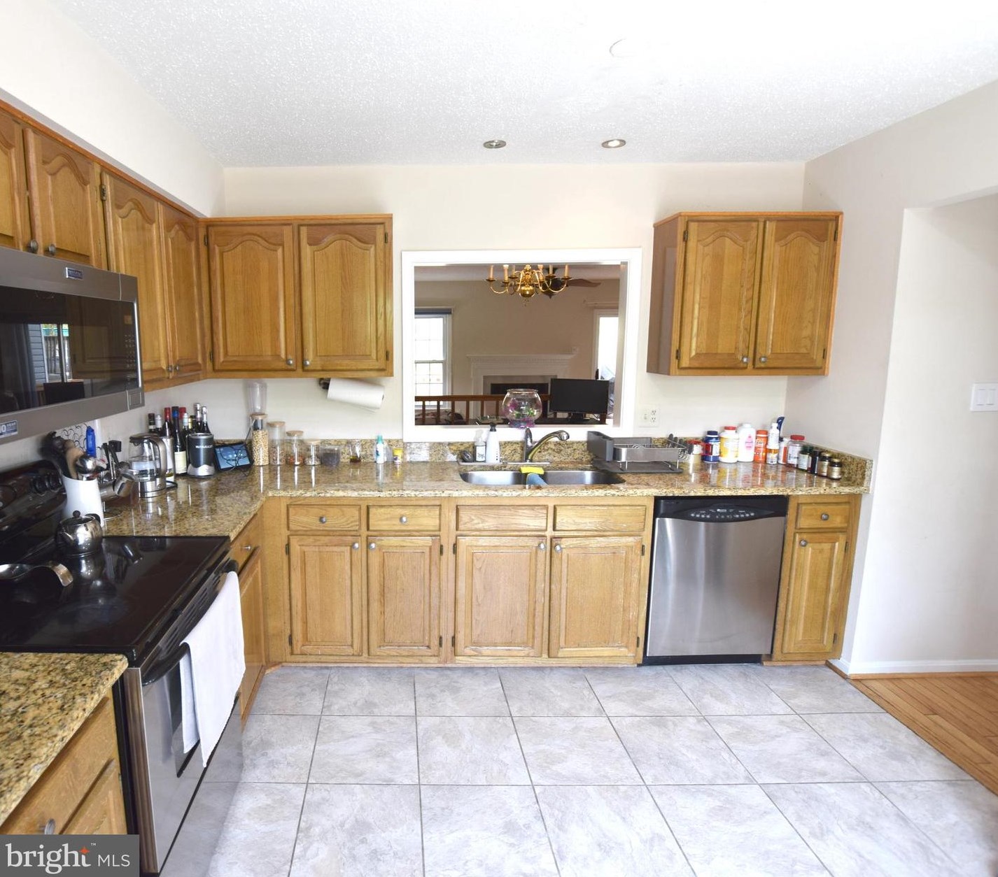 7234 Whitlers Creek Dr, Springfield VA  22152-3646 exterior