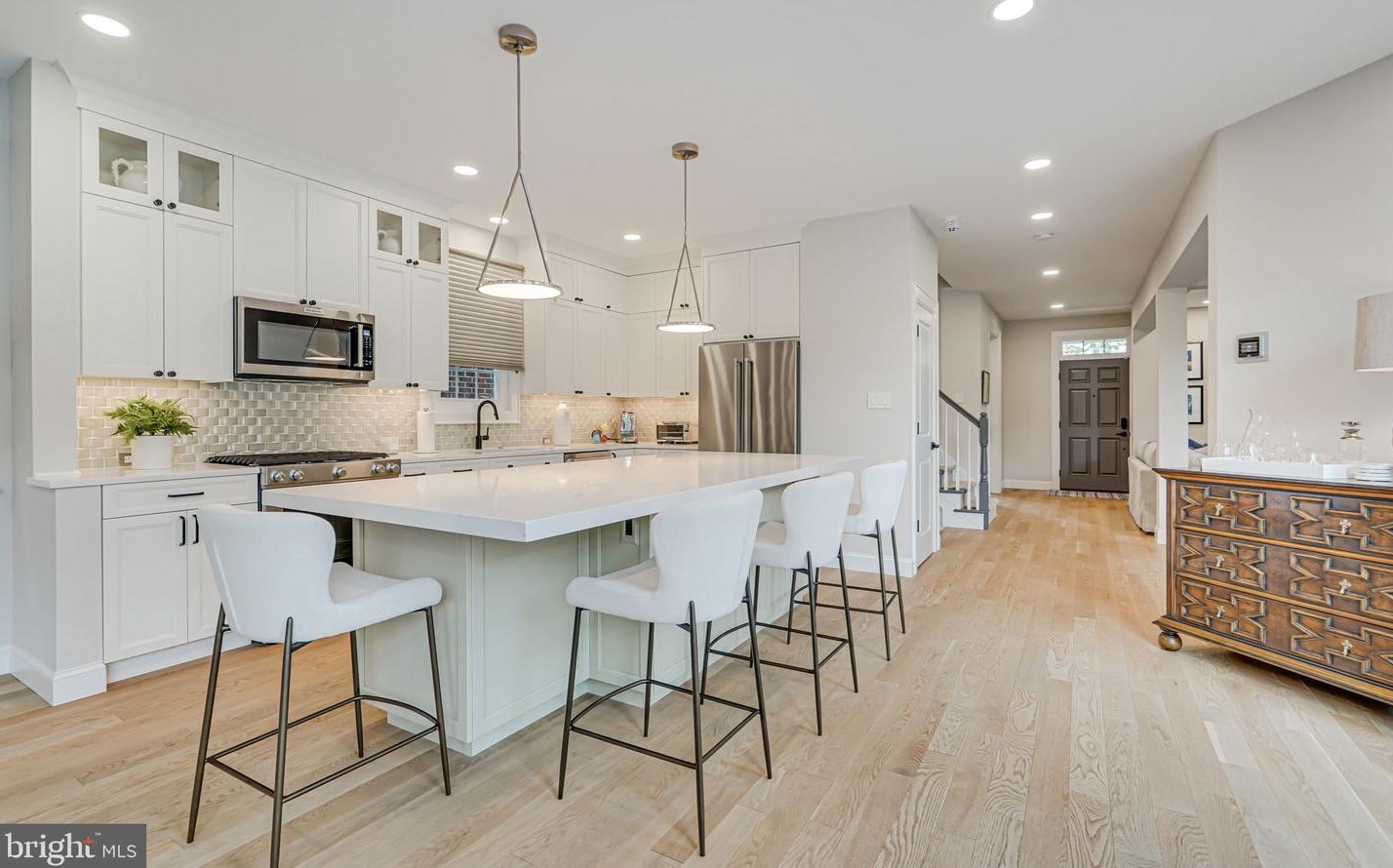 1405 Buena Vista Ave, Mc Lean VA  22101-3511 exterior