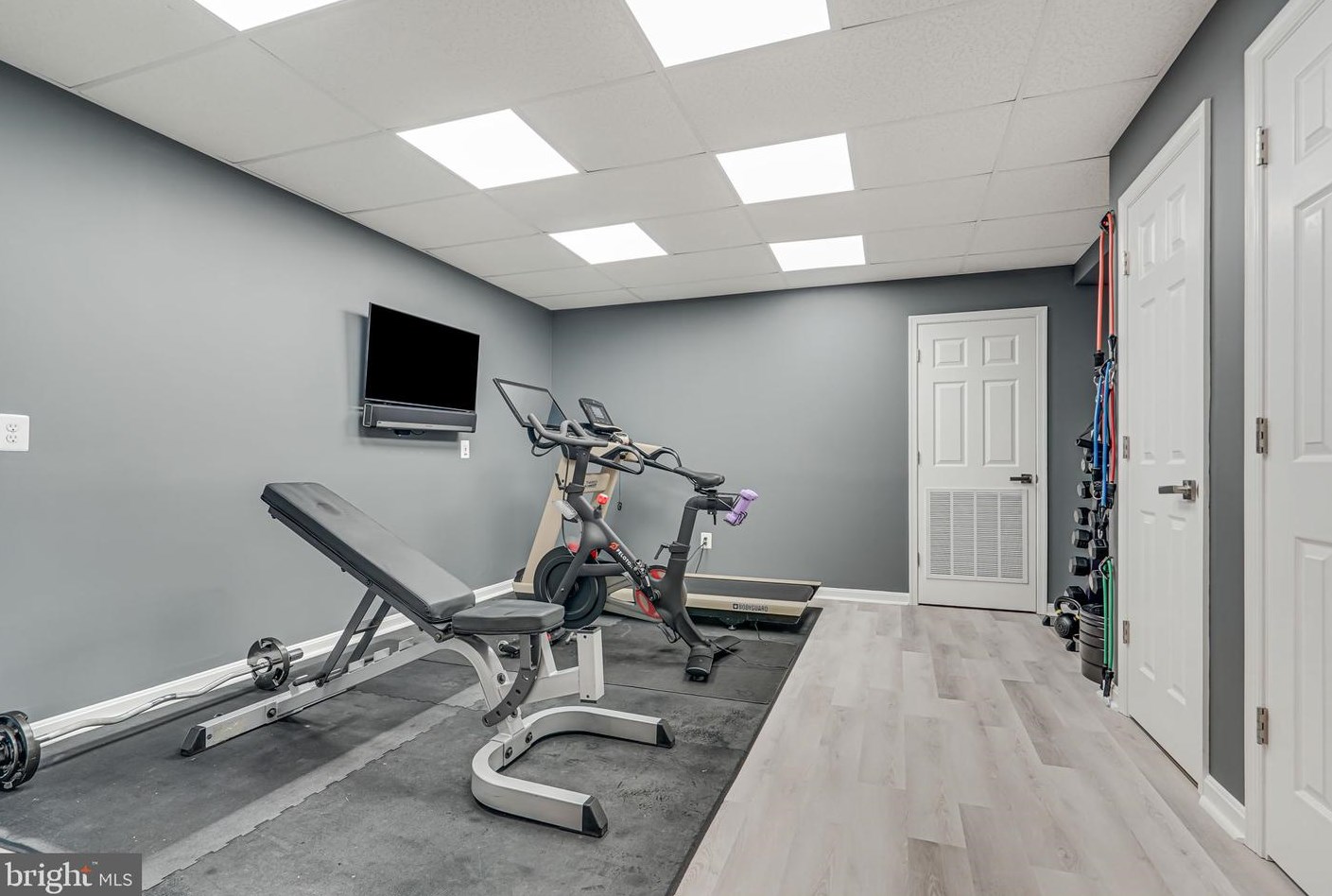 1405 Buena Vista Ave, Mc Lean VA  22101-3511 exterior