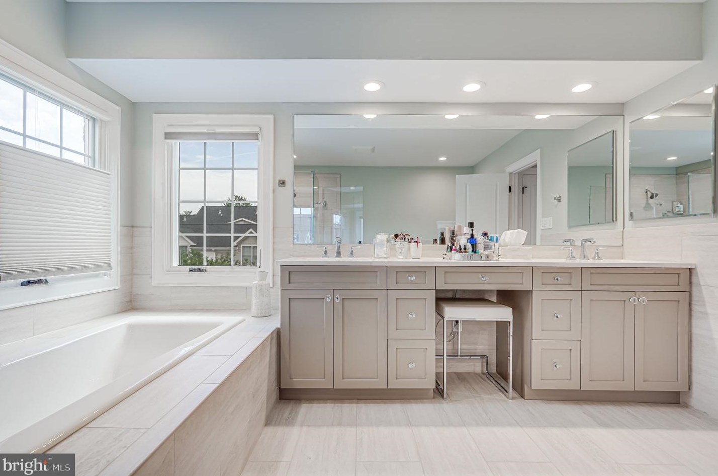 1405 Buena Vista Ave, Mc Lean VA  22101-3511 exterior