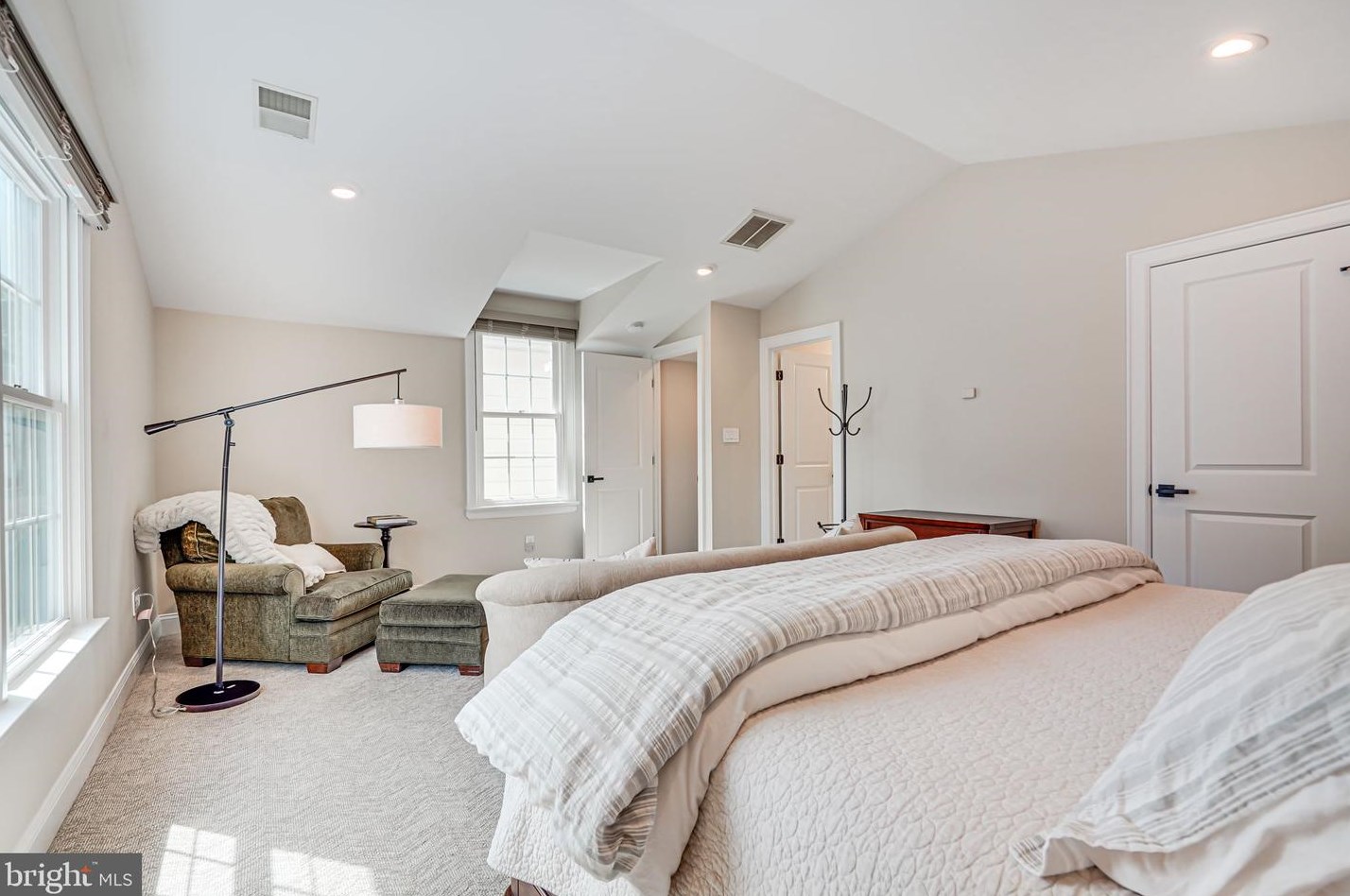 1405 Buena Vista Ave, Mc Lean VA  22101-3511 exterior