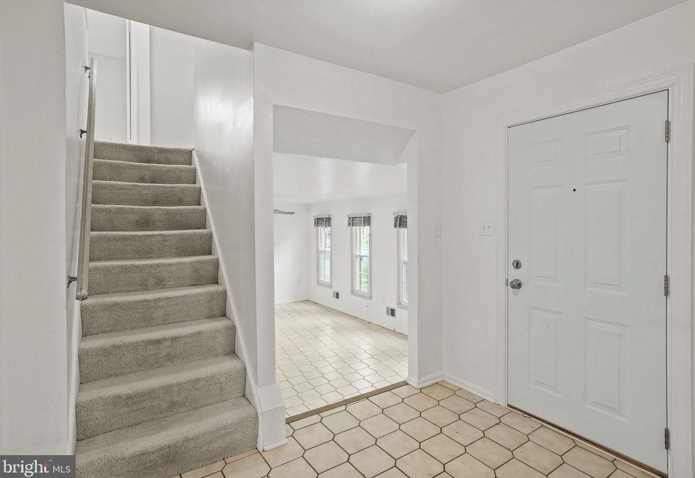 9086 Brook Ford Rd, Springfield VA  22015-3617 exterior