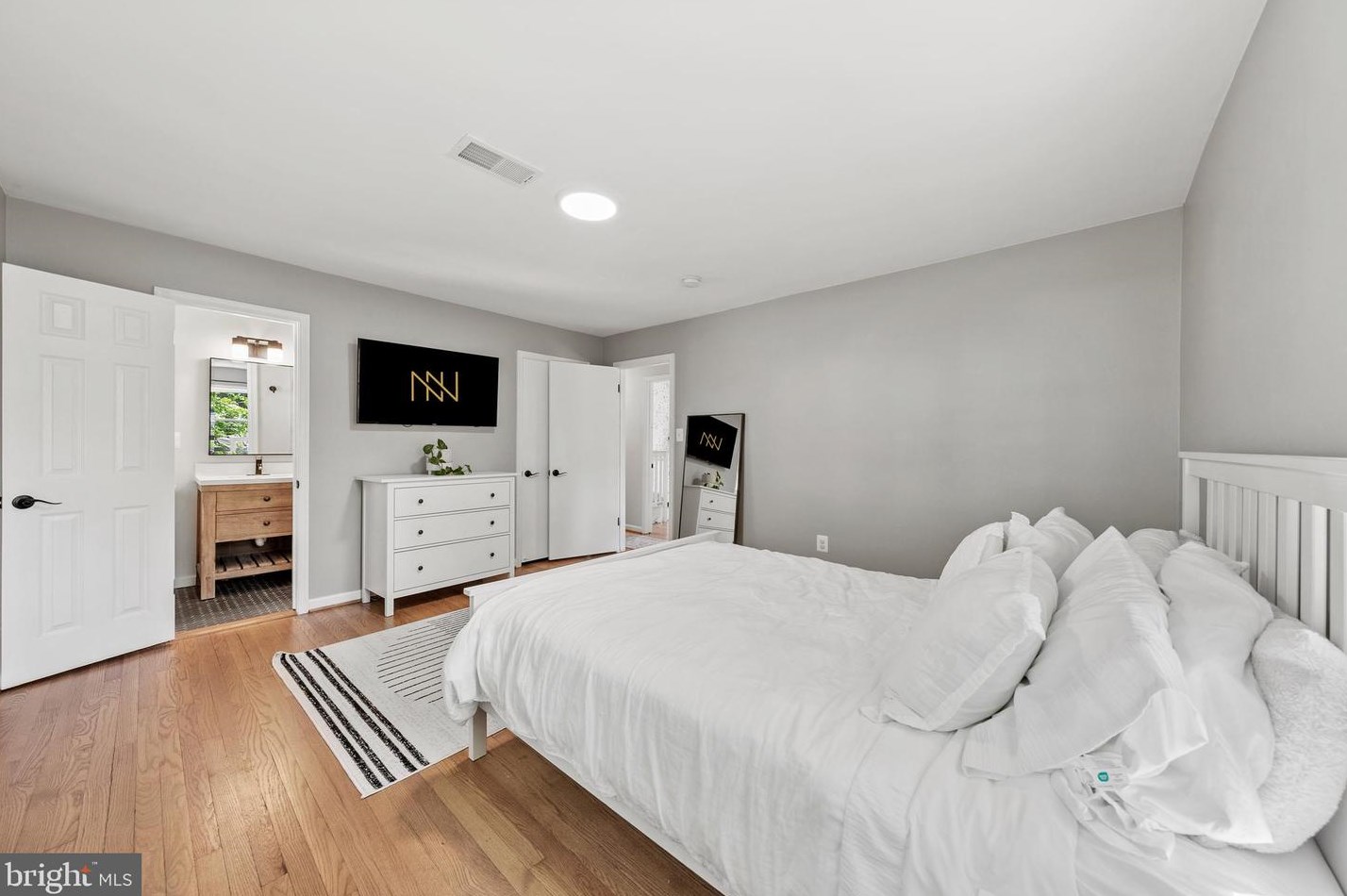 738 Ellsworth, Great Falls VA 22066-2929 exterior