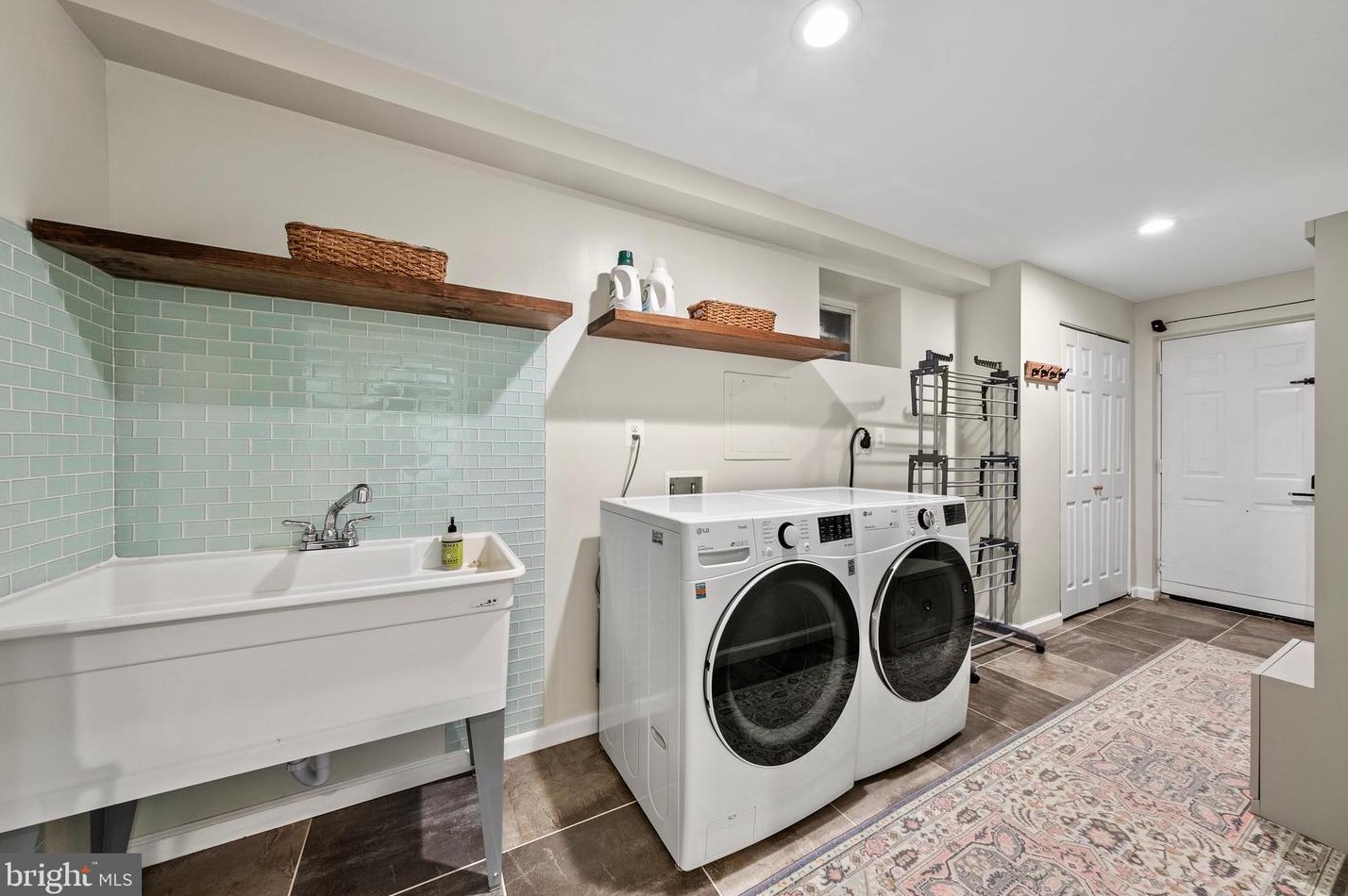 738 Ellsworth, Great Falls VA 22066-2929 exterior