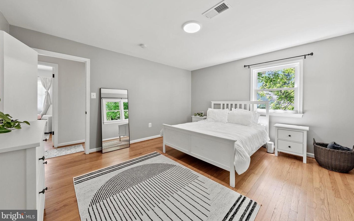 738 Ellsworth, Great Falls VA 22066-2929 exterior