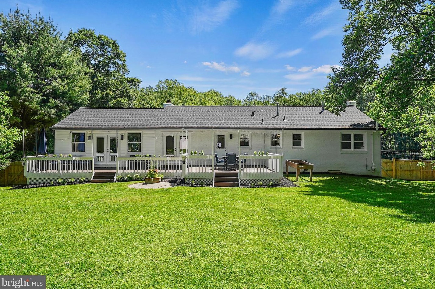 738 Ellsworth, Great Falls VA 22066-2929 exterior