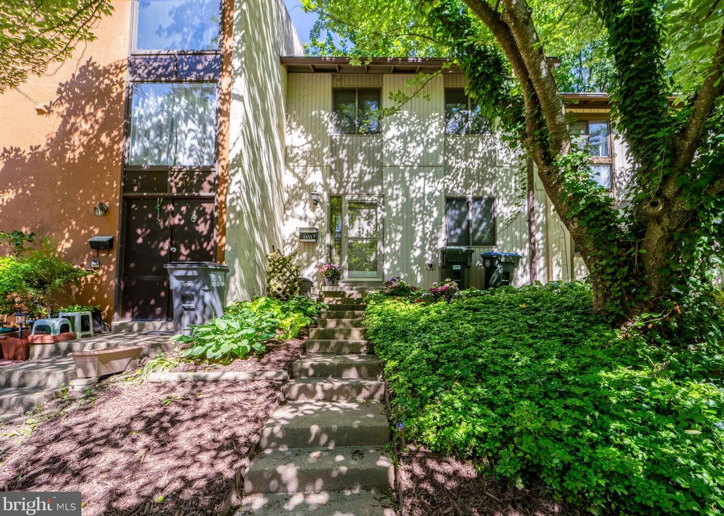 2455 Pyrenees Ct, Herndon, VA 20191-1718