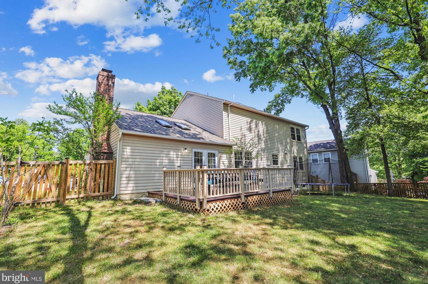 7601 Woodstown Dr, Springfield VA  22153-3532 exterior