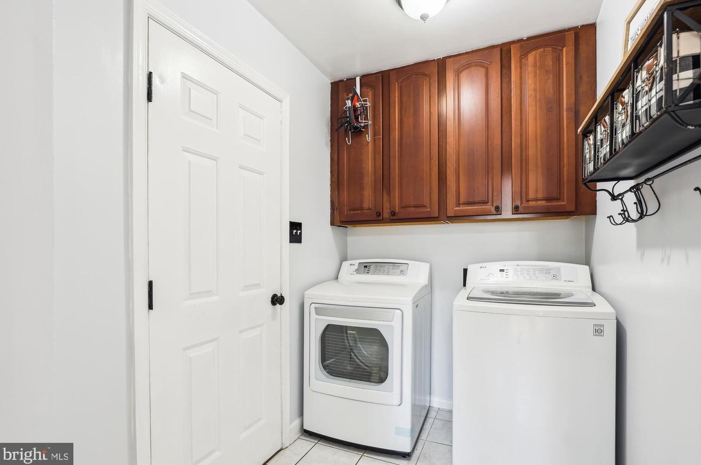 7601 Woodstown Dr, Springfield VA  22153-3532 exterior