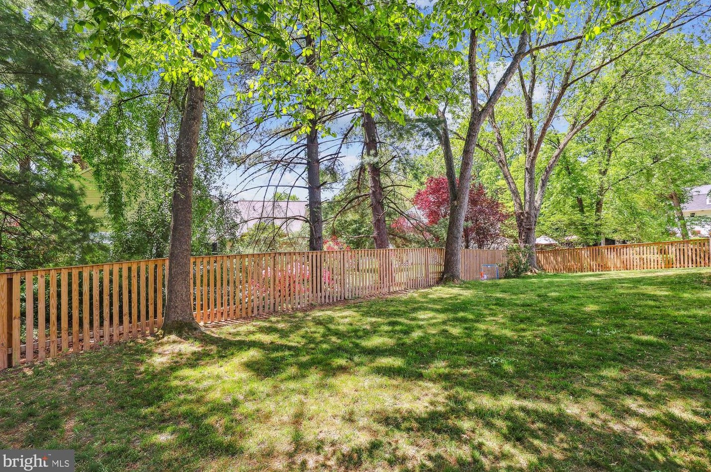 7601 Woodstown Dr, Springfield VA  22153-3532 exterior