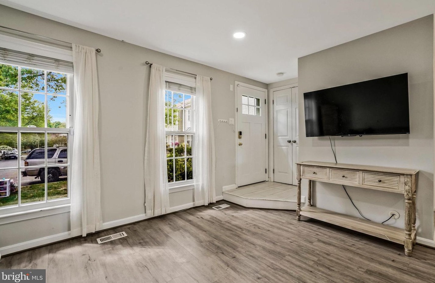 8056 Dulciana Ct, Springfield, VA 22153-2942