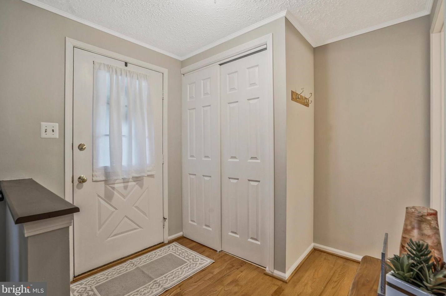 9060 Tiffany Park Ct, Springfield, VA 22152-2159
