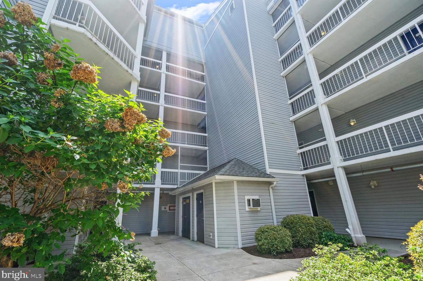 3178 Summit Square Dr #3-c9, Vienna, VA 22124