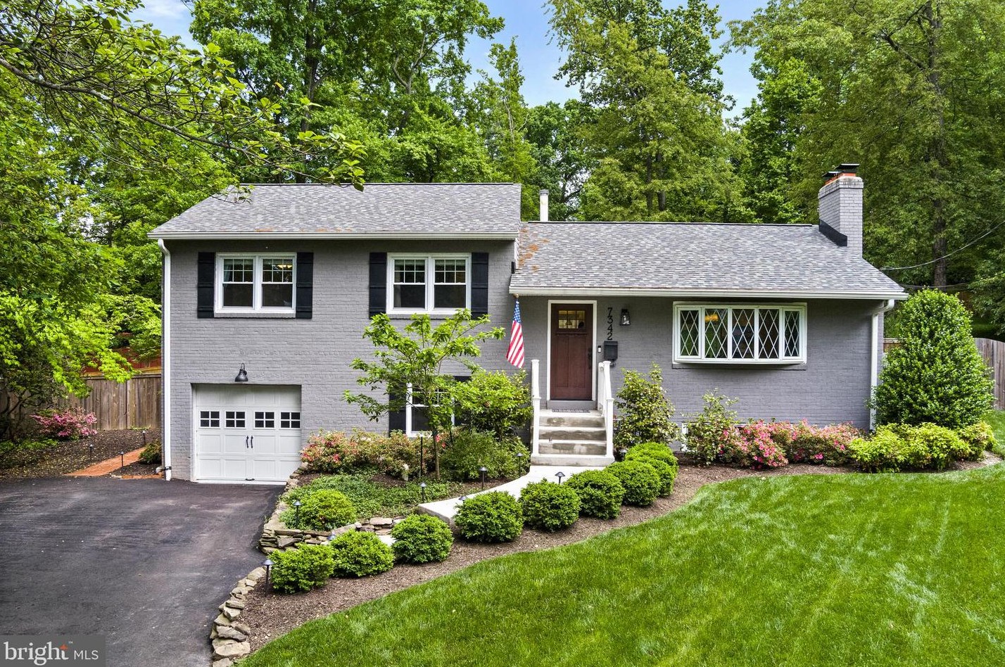 7342 Barbour Ct, Falls Church, VA 22043-3056