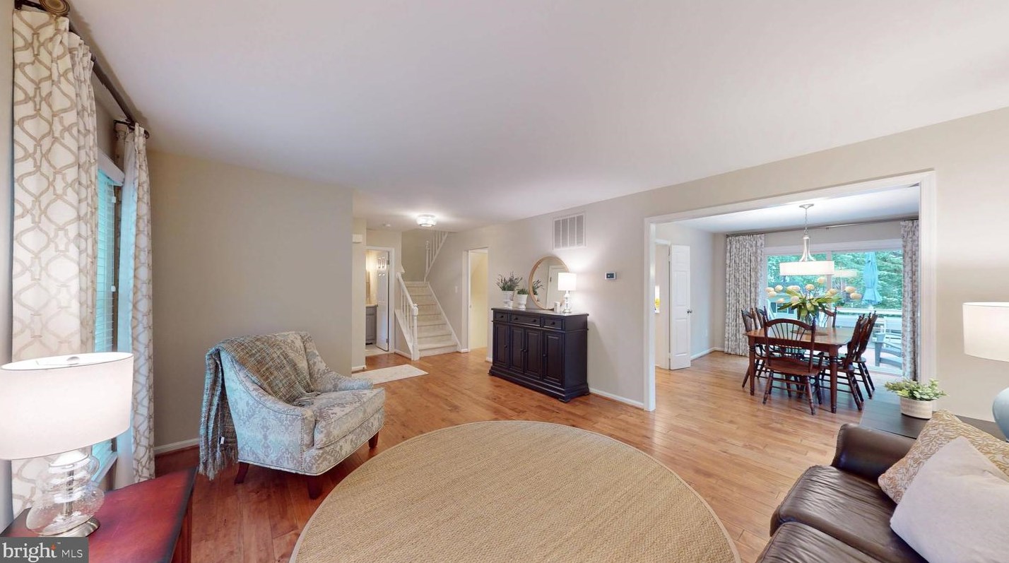 12615 Rock Rdg Rd, Herndon VA 20170-2878 exterior