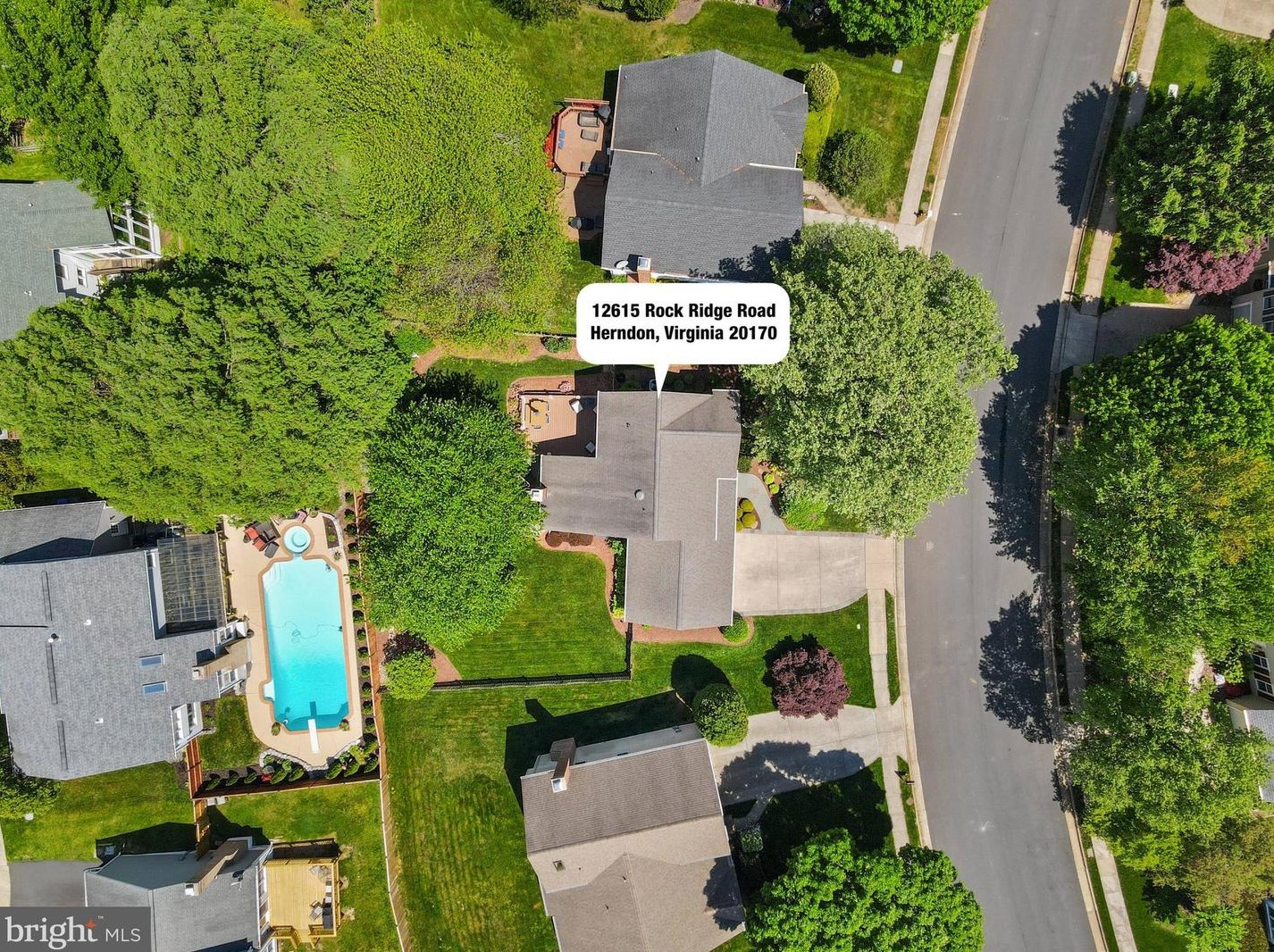 12615 Rock Rdg Rd, Herndon VA 20170-2878 exterior