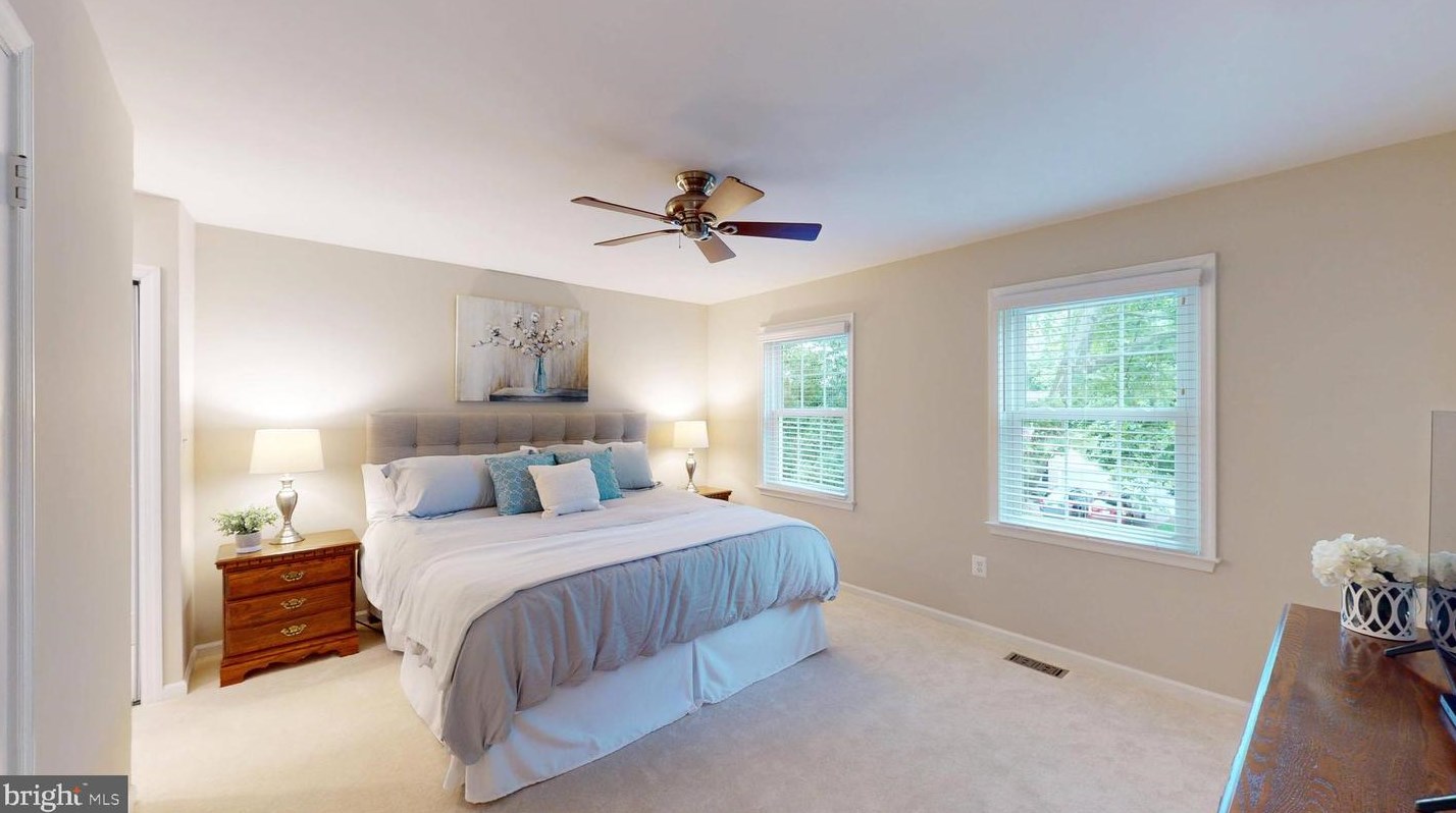 12615 Rock Rdg Rd, Herndon VA 20170-2878 exterior