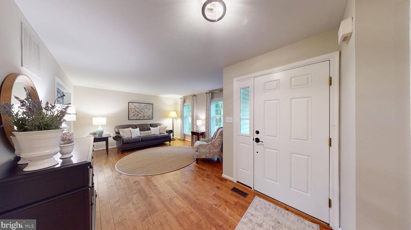 12615 Rock Ridge Rd, Herndon, VA 20170-2878