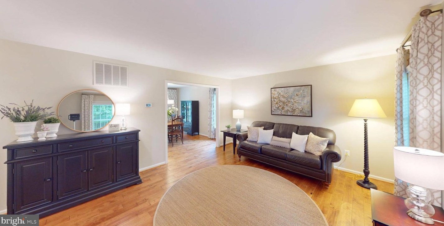 12615 Rock Ridge Rd, Herndon VA  20170-2878 exterior