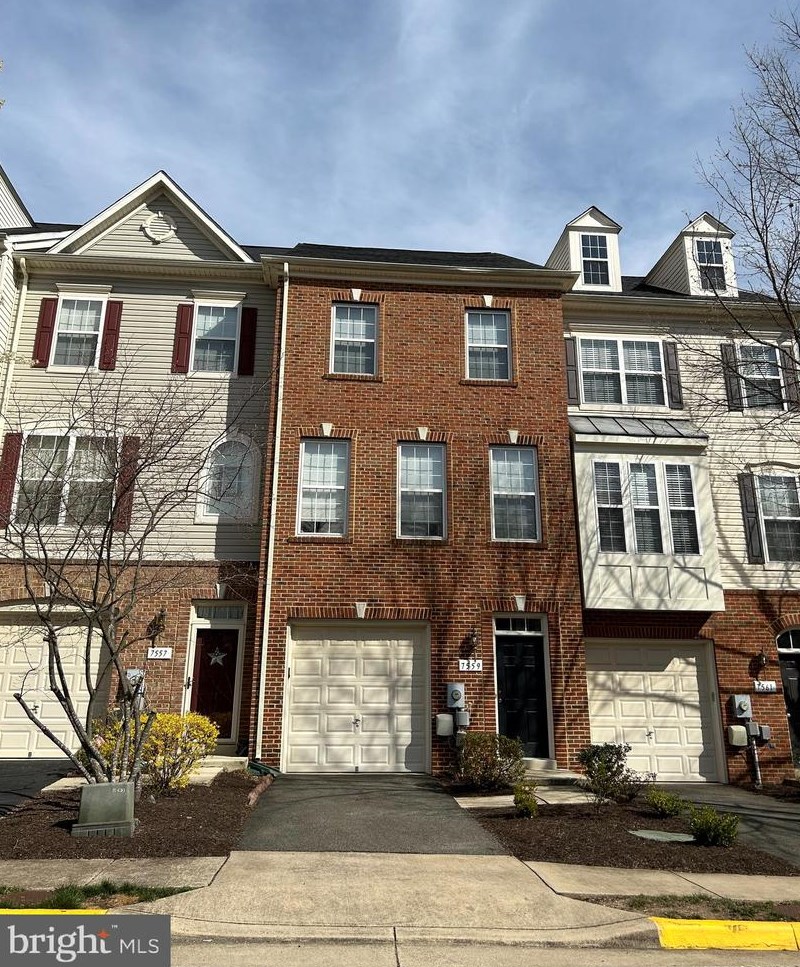 7559 Great Swan Ct, Alexandria VA  22306-2275 exterior