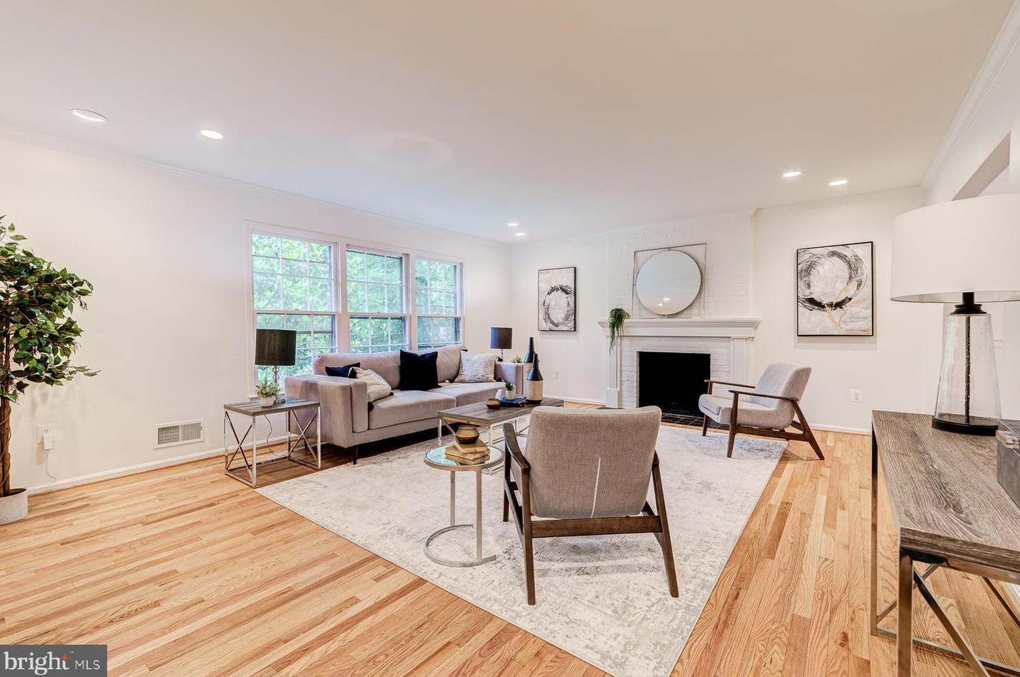 6551 Spring Valley Dr, Alexandria, VA 22312-2134