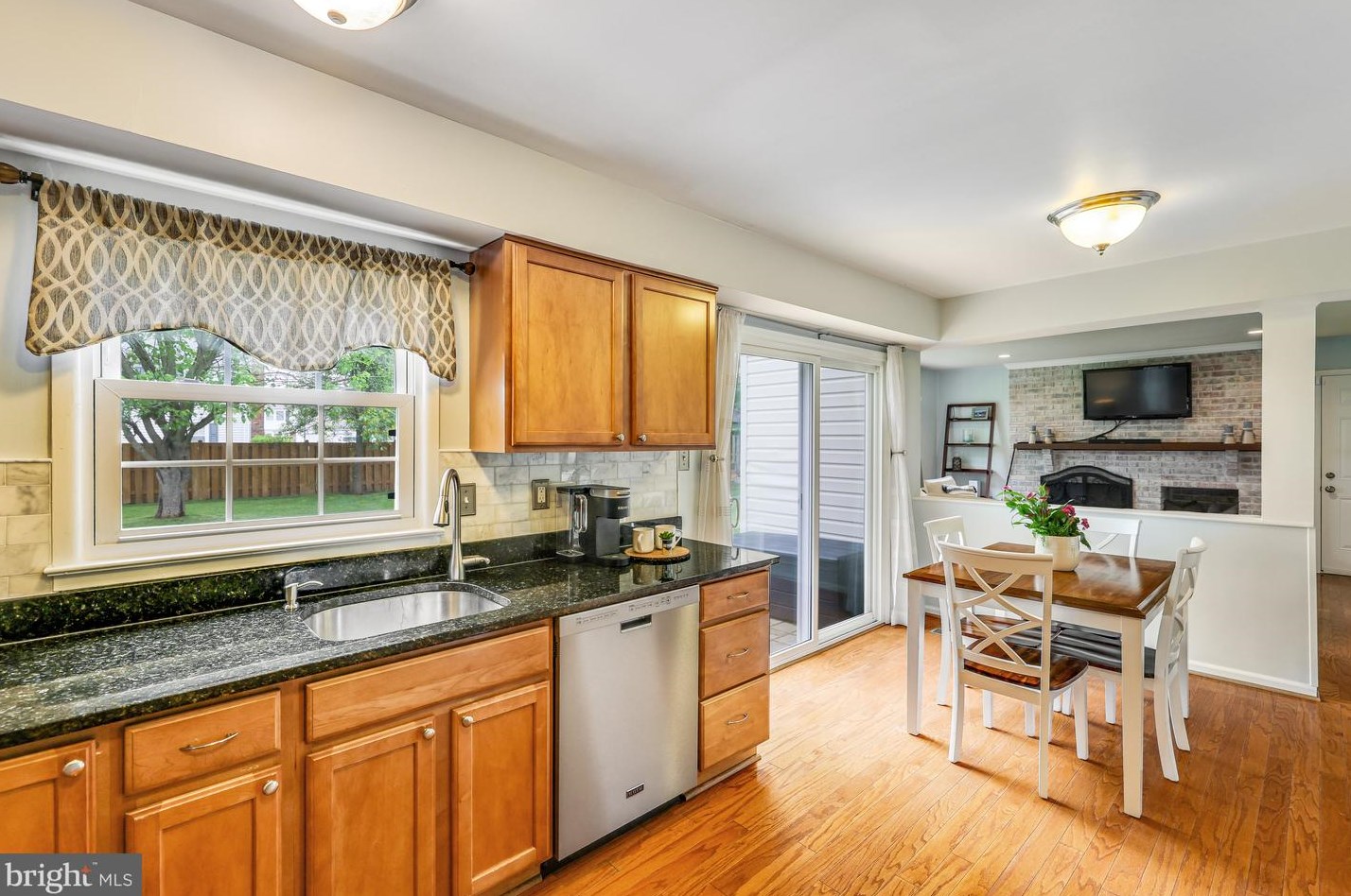 4350 Majestic Ln, Fairfax VA  22033-3502 exterior