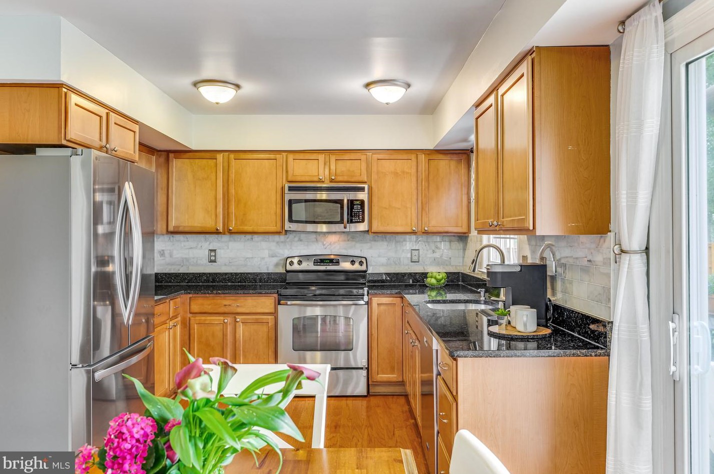 4350 Majestic Ln, Fairfax VA  22033-3502 exterior