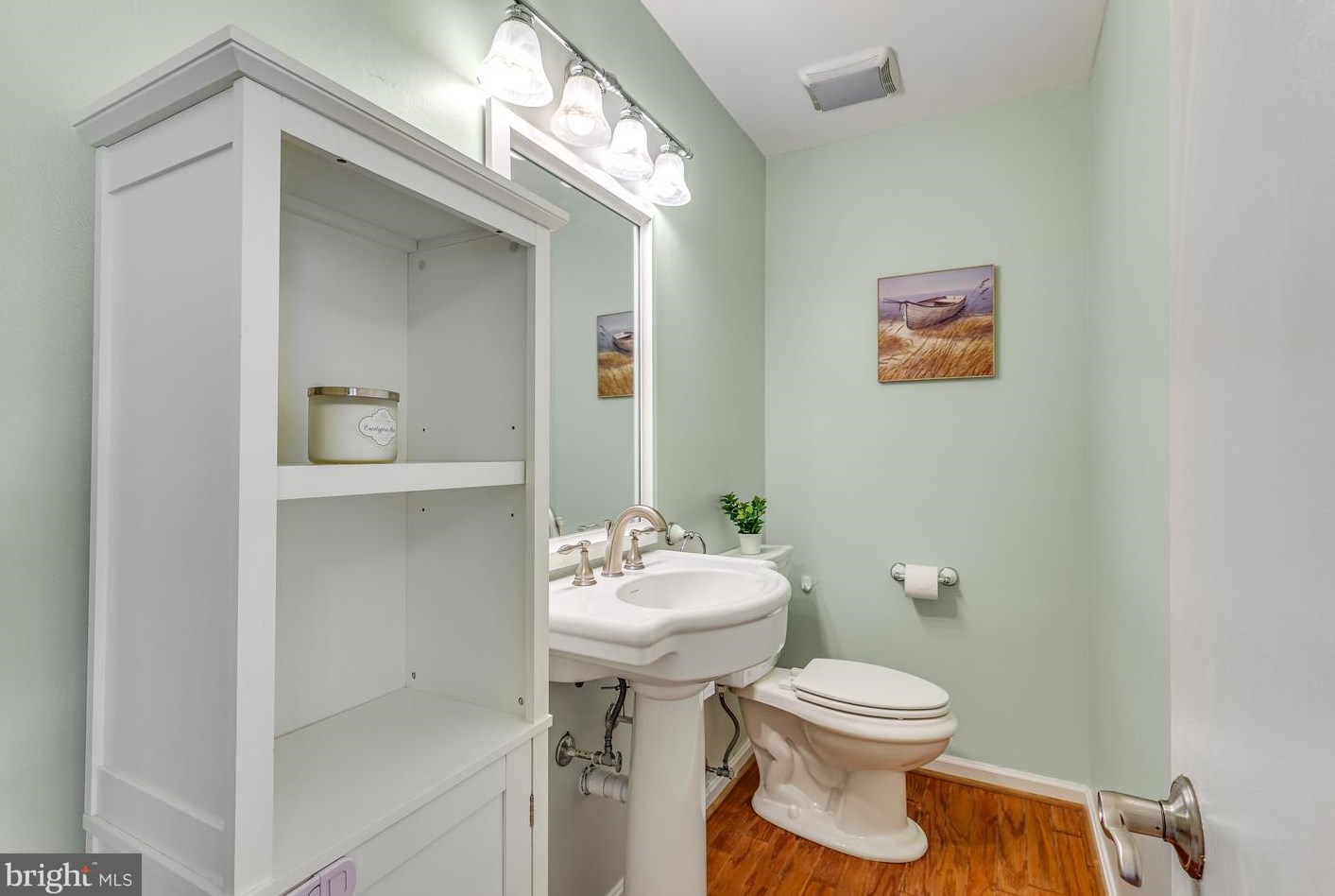 4350 Majestic Ln, Fairfax VA  22033-3502 exterior