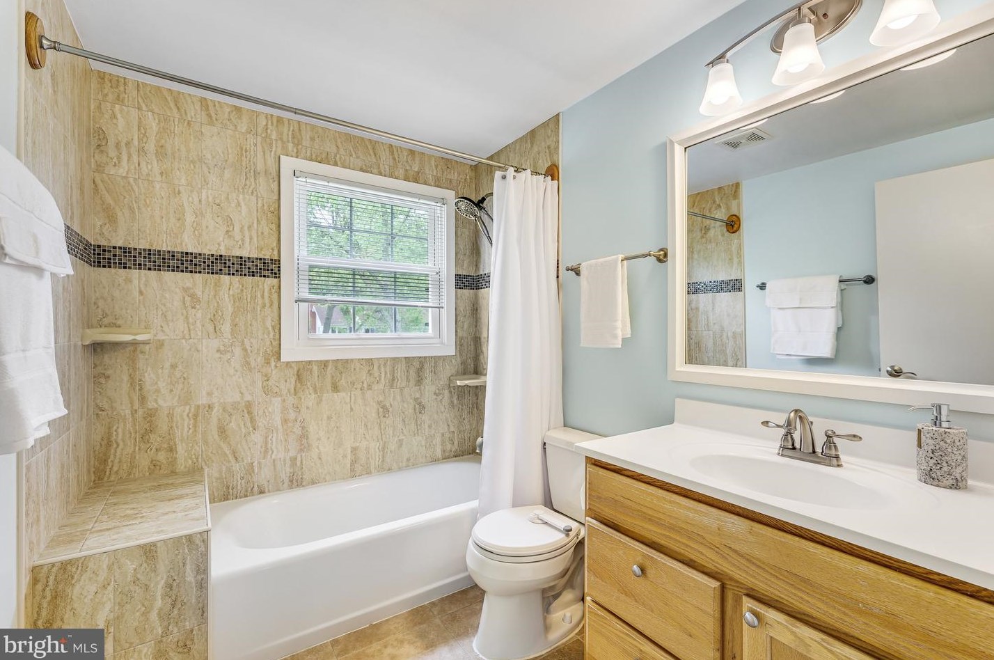 4350 Majestic Ln, Fairfax VA  22033-3502 exterior