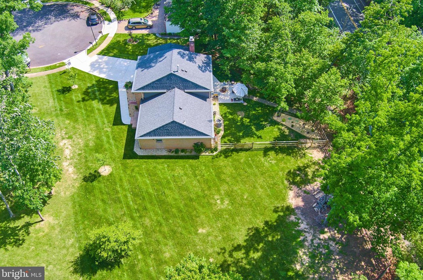 12010 Trotter Ln, Herndon, VA 20191