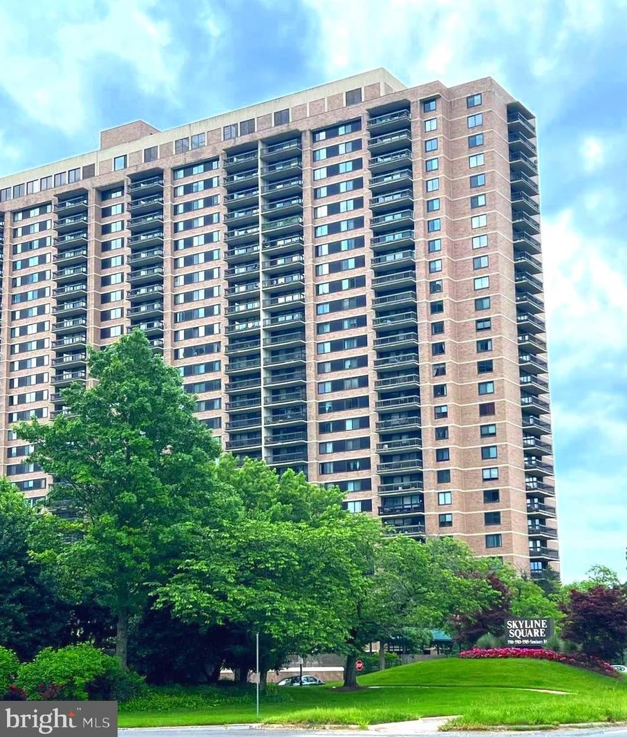 5501 Seminary Rd #1115s, Falls Church, VA 22041