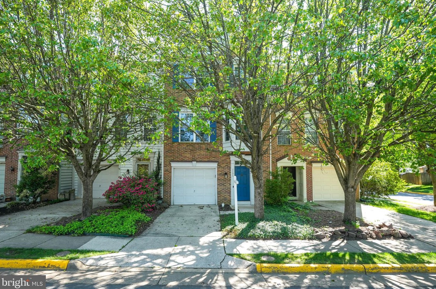 1191 Cypress Tree Pl, Herndon, VA 20170