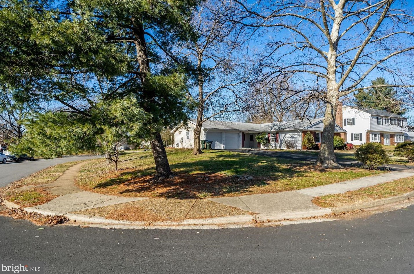 4102 Plaza Ln, Fairfax, VA 22033