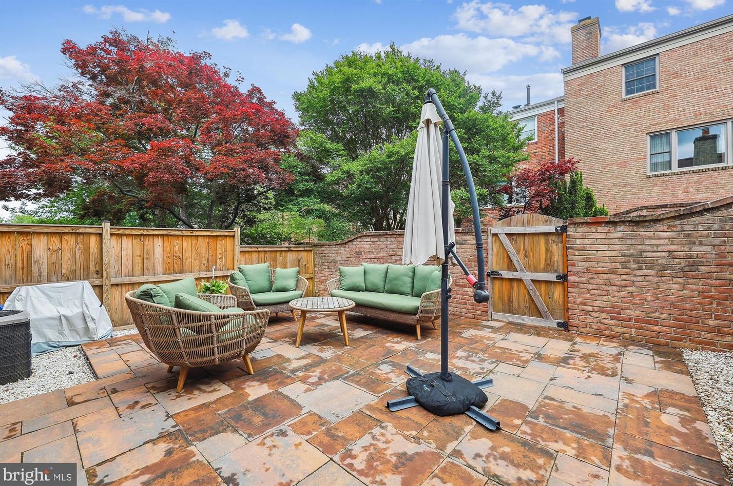 9219 Graceland Pl, Fairfax, VA 22031