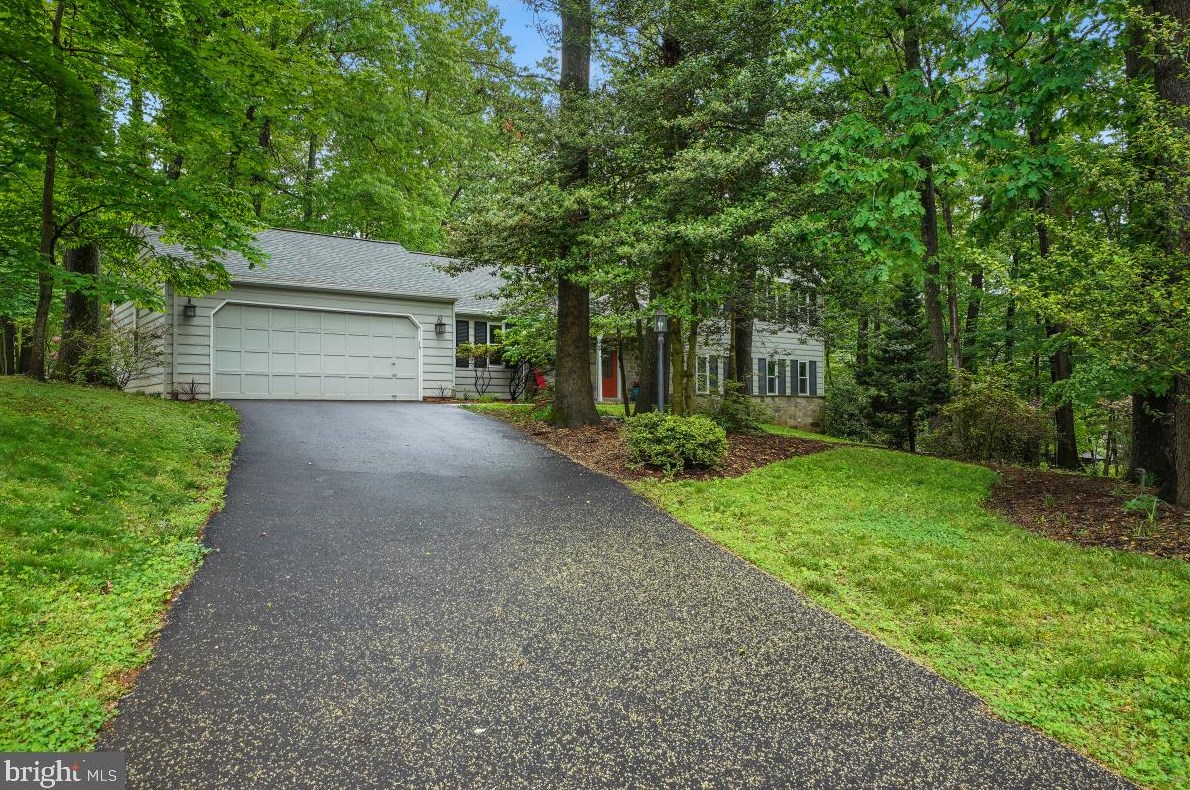 11314 Handlebar Rd, Herndon, VA 20191